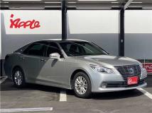 2013 Toyota Crown Hybrid
