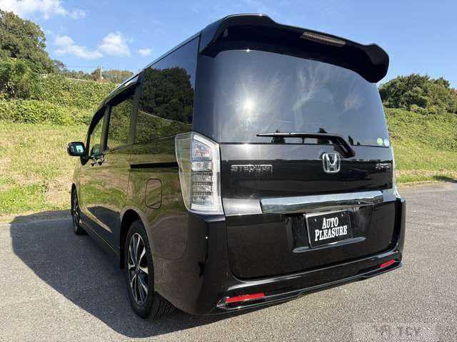 2012 Honda Step WGN