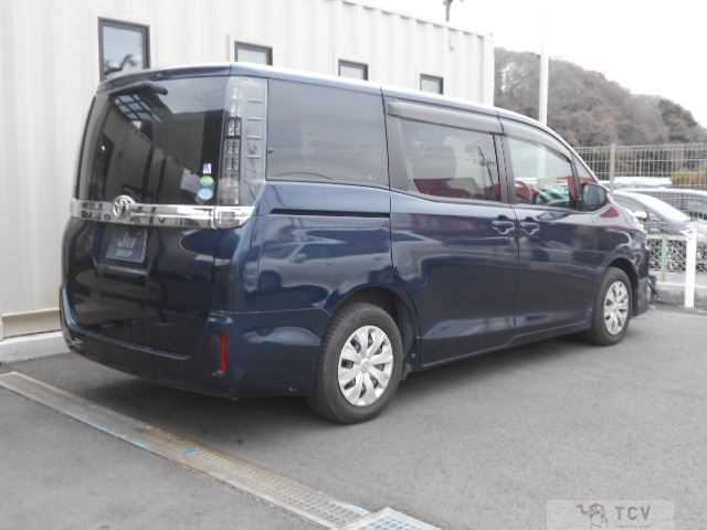 2014 Toyota Voxy