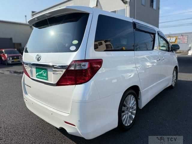 2013 Toyota Alphard