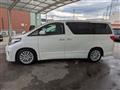 2013 Toyota Alphard