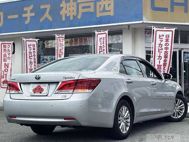 2013 Toyota Crown Hybrid