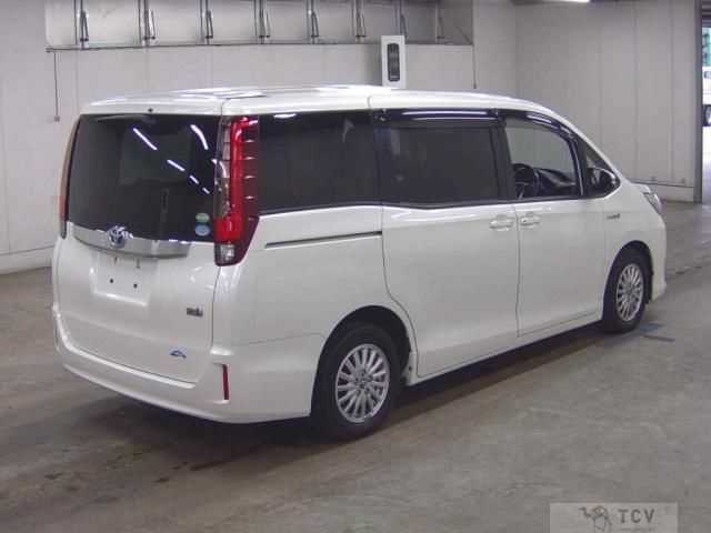 2014 Toyota Noah
