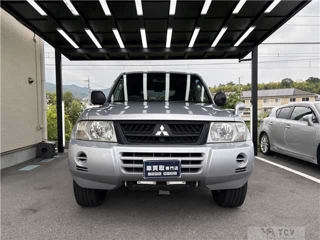 2004 Mitsubishi Pajero