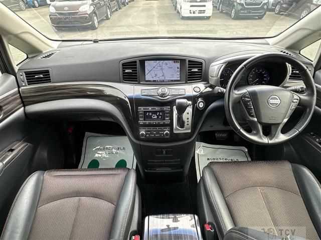 2016 Nissan Elgrand