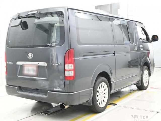 2005 Toyota Hiace Van
