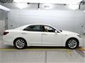 2013 Toyota Crown Hybrid
