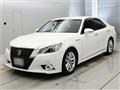 2013 Toyota Crown Hybrid