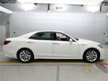 2013 Toyota Crown Hybrid