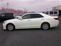 2013 Toyota Crown Hybrid
