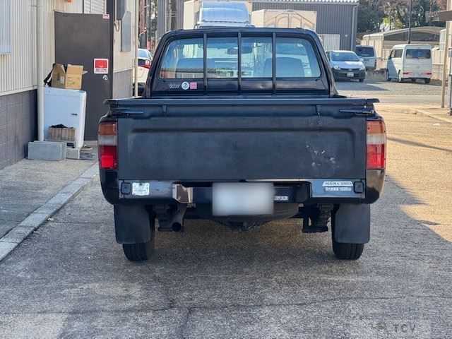 2004 Toyota Hilux