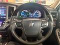 2013 Toyota Crown Hybrid