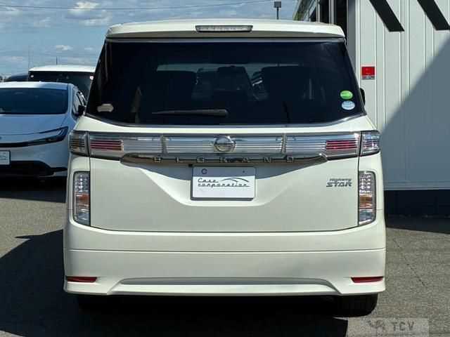 2016 Nissan Elgrand