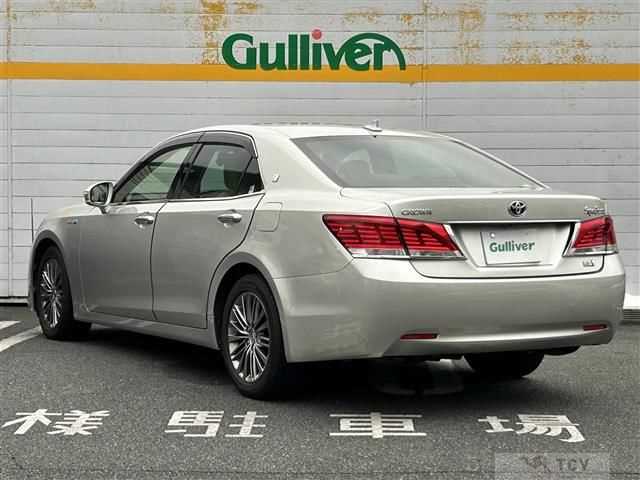 2013 Toyota Crown Hybrid