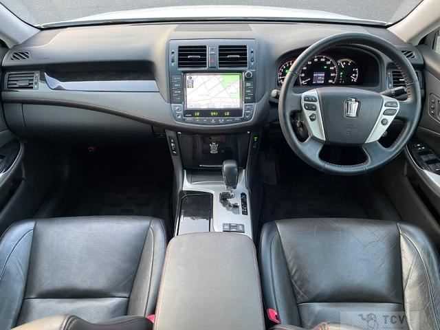 2012 Toyota Crown