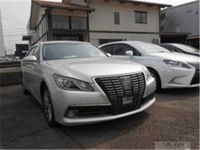 2014 Toyota Crown Hybrid