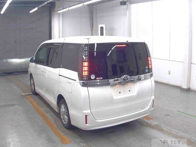 2014 Toyota Voxy