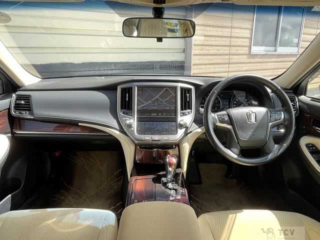 2013 Toyota Crown