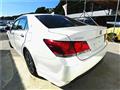 2013 Toyota Crown Hybrid