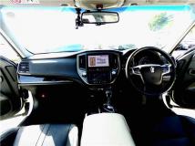 2013 Toyota Crown Hybrid