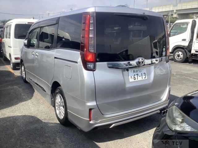 2014 Toyota Noah