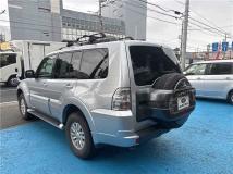 2015 Mitsubishi Pajero