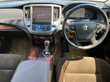 2014 Toyota Crown Hybrid