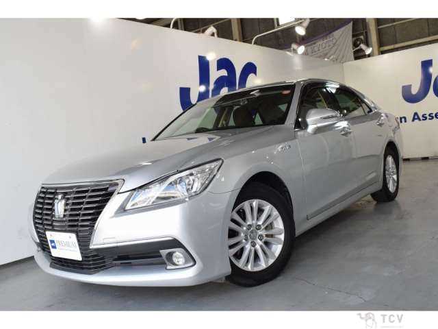2014 Toyota Crown Hybrid