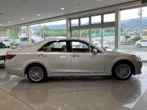 2013 Toyota Crown Hybrid