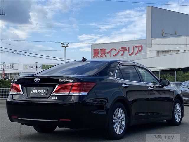2013 Toyota Crown Hybrid