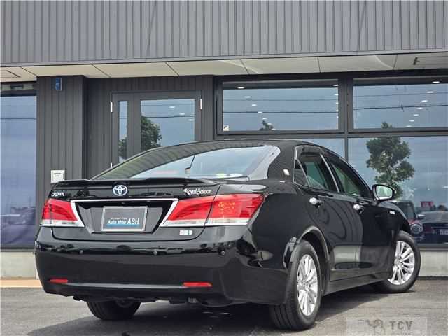 2013 Toyota Crown Hybrid