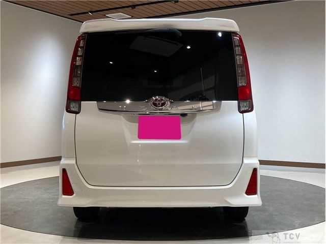 2014 Toyota Noah