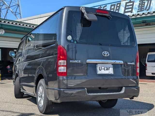 2005 Toyota Hiace Van