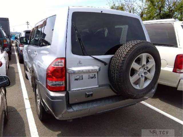 2005 Mitsubishi Pajero