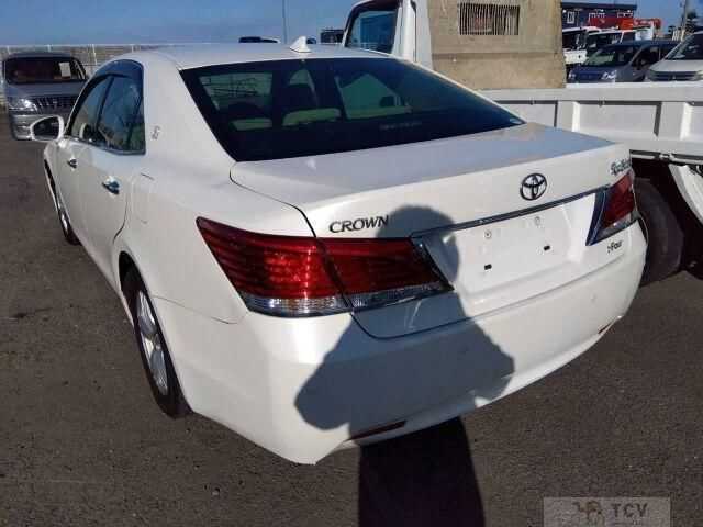 2014 Toyota Crown