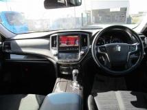 2014 Toyota Crown Hybrid