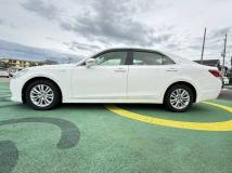 2013 Toyota Crown Hybrid