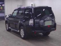 2015 Mitsubishi Pajero