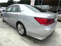 2013 Toyota Crown Hybrid