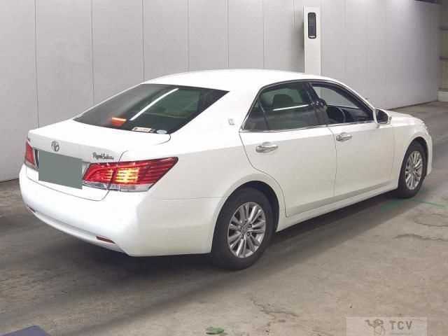 2014 Toyota Crown
