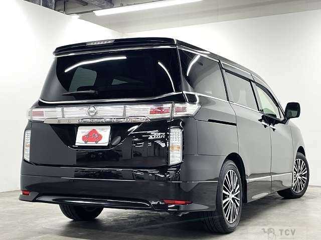 2015 Nissan Elgrand