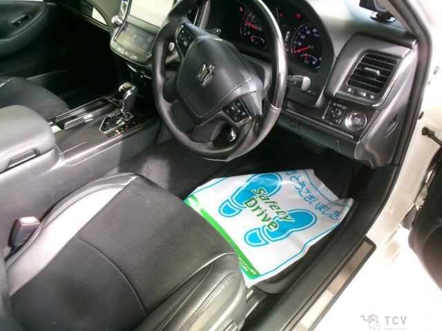 2013 Toyota Crown