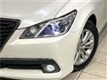 2013 Toyota Crown Hybrid