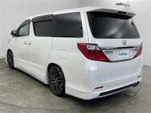 2013 Toyota Alphard