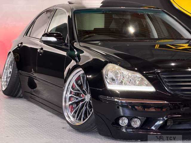 2004 Toyota Crown Majesta