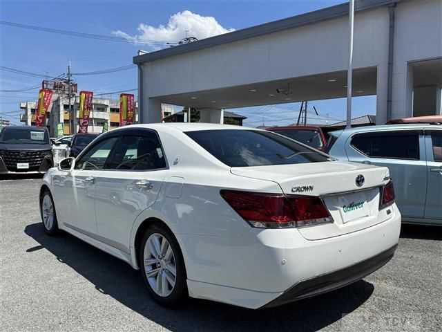 2013 Toyota Crown Hybrid