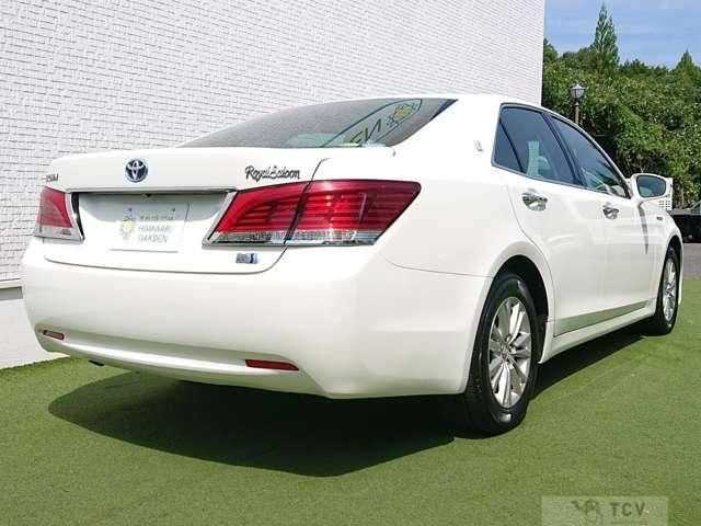 2013 Toyota Crown Hybrid