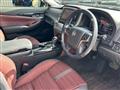 2013 Toyota Crown Hybrid