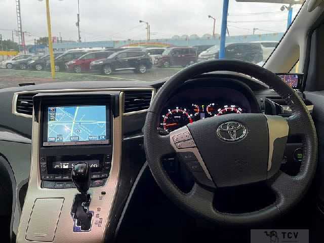 2013 Toyota Alphard