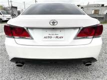 2013 Toyota Crown Hybrid